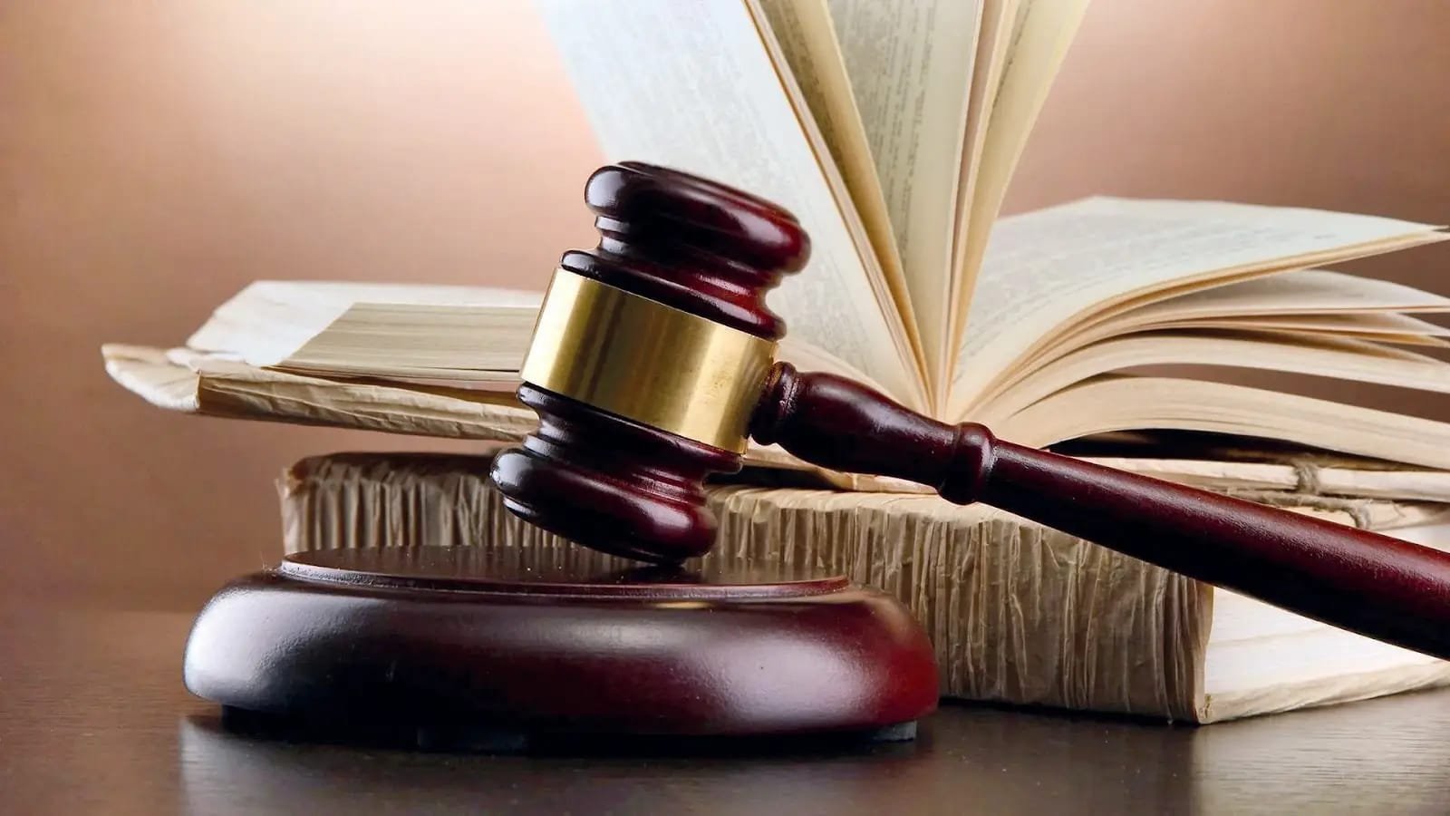 DIFFERENCE BETWEEN BAILABLE AND NON-BAILABLE OFFENCES